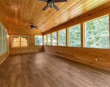 180 Forest Glen Drive - Photo Thumbnail 15