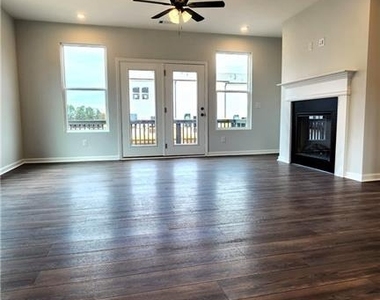 800 Cameron Trail - Photo Thumbnail 10