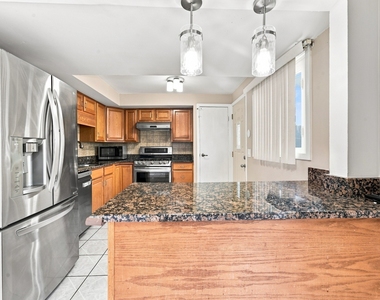 9349 Fern Lane - Photo Thumbnail 3