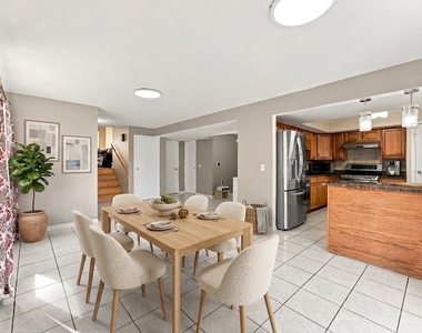 9349 Fern Lane - Photo Thumbnail 5