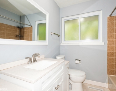 319 Shirley Court - Photo Thumbnail 15