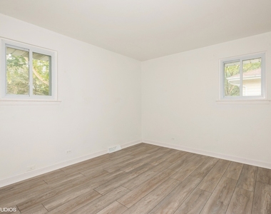 319 Shirley Court - Photo Thumbnail 11