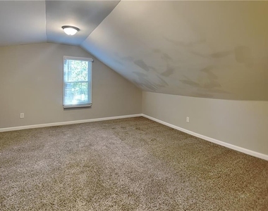 1484 Pleasant Street - Photo Thumbnail 15