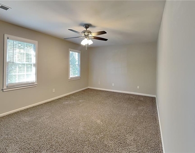 1484 Pleasant Street - Photo Thumbnail 12