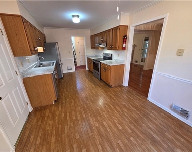 1378 Camden Walk - Photo Thumbnail 12