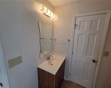 1378 Camden Walk - Photo Thumbnail 16