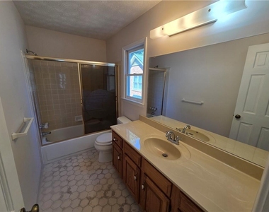 1378 Camden Walk - Photo Thumbnail 25