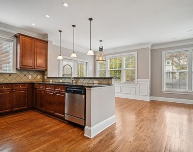 3775 Ashford Creek Avenue Ne - Photo Thumbnail 4