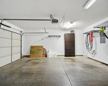 3775 Ashford Creek Avenue Ne - Photo Thumbnail 21