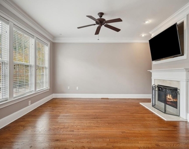 3775 Ashford Creek Avenue Ne - Photo Thumbnail 8