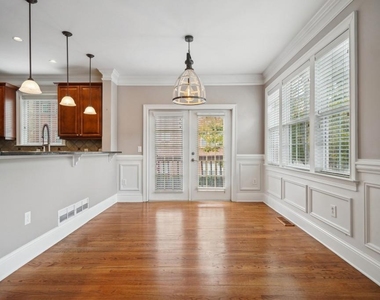 3775 Ashford Creek Avenue Ne - Photo Thumbnail 6