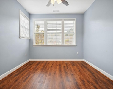 3775 Ashford Creek Avenue Ne - Photo Thumbnail 18