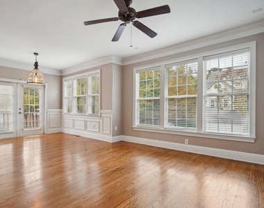 3775 Ashford Creek Avenue Ne - Photo Thumbnail 9