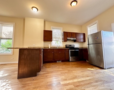 2624 W 15th Street - Photo Thumbnail 4
