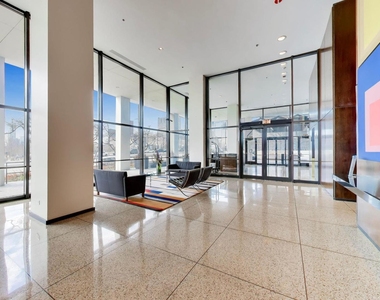 360 E Randolph Street - Photo Thumbnail 38