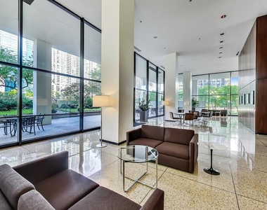 360 E Randolph Street - Photo Thumbnail 36