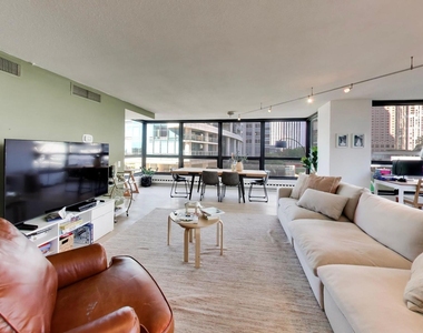 360 E Randolph Street - Photo Thumbnail 5