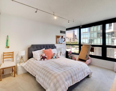 360 E Randolph Street - Photo Thumbnail 19