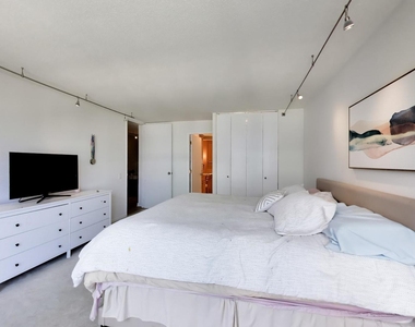 360 E Randolph Street - Photo Thumbnail 15