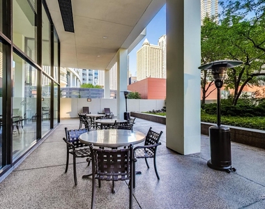 360 E Randolph Street - Photo Thumbnail 31