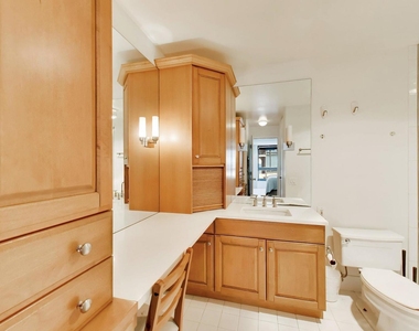 360 E Randolph Street - Photo Thumbnail 17
