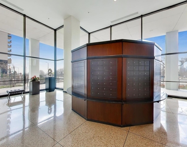 360 E Randolph Street - Photo Thumbnail 37