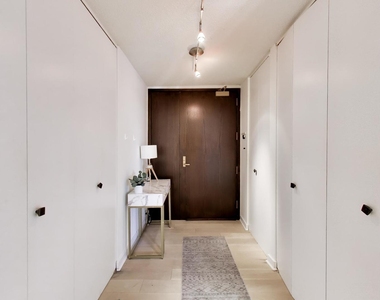 360 E Randolph Street - Photo Thumbnail 3