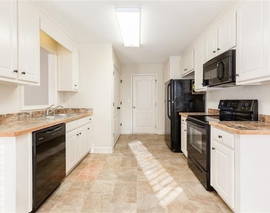 947 Haymon Drive - Photo Thumbnail 12
