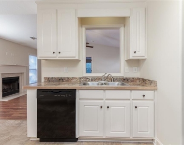 947 Haymon Drive - Photo Thumbnail 10