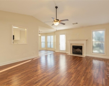 947 Haymon Drive - Photo Thumbnail 3