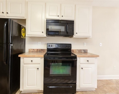 947 Haymon Drive - Photo Thumbnail 11