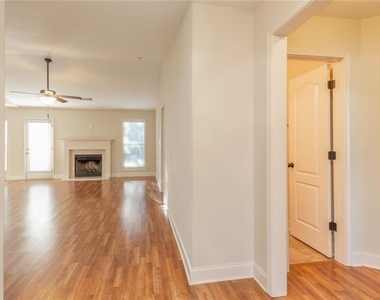 947 Haymon Drive - Photo Thumbnail 2