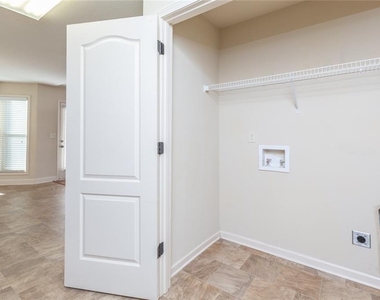 947 Haymon Drive - Photo Thumbnail 15