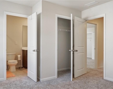 5562 Plain Field Lane - Photo Thumbnail 14