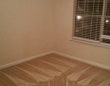 1020 Crabapple Parc Drive - Photo Thumbnail 1