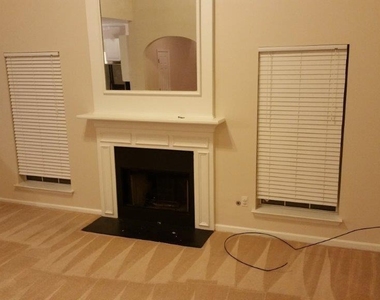 1020 Crabapple Parc Drive - Photo Thumbnail 3