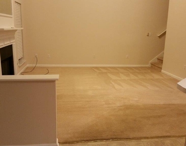 1020 Crabapple Parc Drive - Photo Thumbnail 5