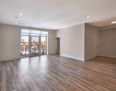 926 E 43rd Street - Photo Thumbnail 5