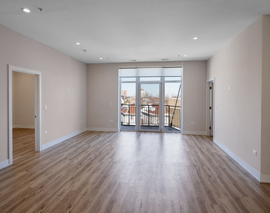 926 E 43rd Street - Photo Thumbnail 2