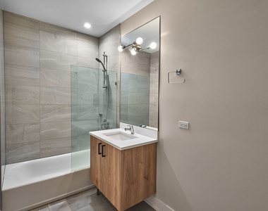 926 E 43rd Street - Photo Thumbnail 15