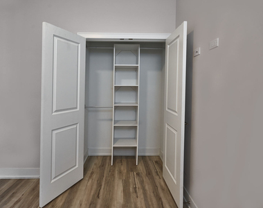 926 E 43rd Street - Photo Thumbnail 10