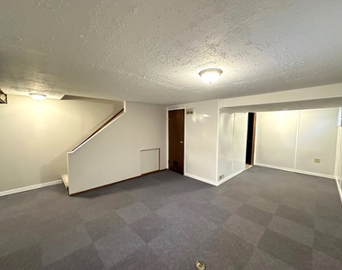 542 N Crystal Avenue - Photo Thumbnail 20