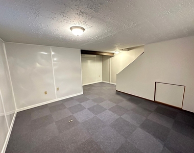 542 N Crystal Avenue - Photo Thumbnail 22