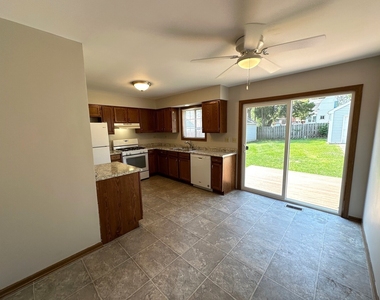 542 N Crystal Avenue - Photo Thumbnail 10