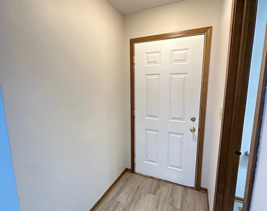 542 N Crystal Avenue - Photo Thumbnail 5