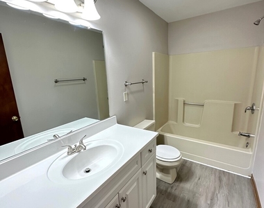 542 N Crystal Avenue - Photo Thumbnail 15