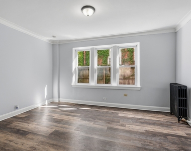 1608 W Sherwin Avenue - Photo Thumbnail 1