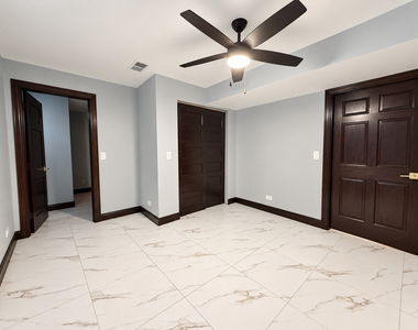 442 E 48th Street - Photo Thumbnail 4