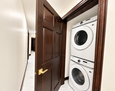 442 E 48th Street - Photo Thumbnail 8