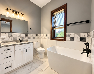442 E 48th Street - Photo Thumbnail 13